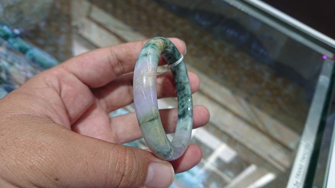 Vòng cẩm thạch thiên nhiên tím lý ny tay 52mm