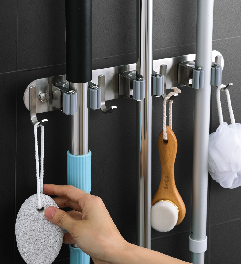 Móc treo chổi, móc treo cán cây lau nhà chất liệu inox dán tường bằng keo 3 chấu