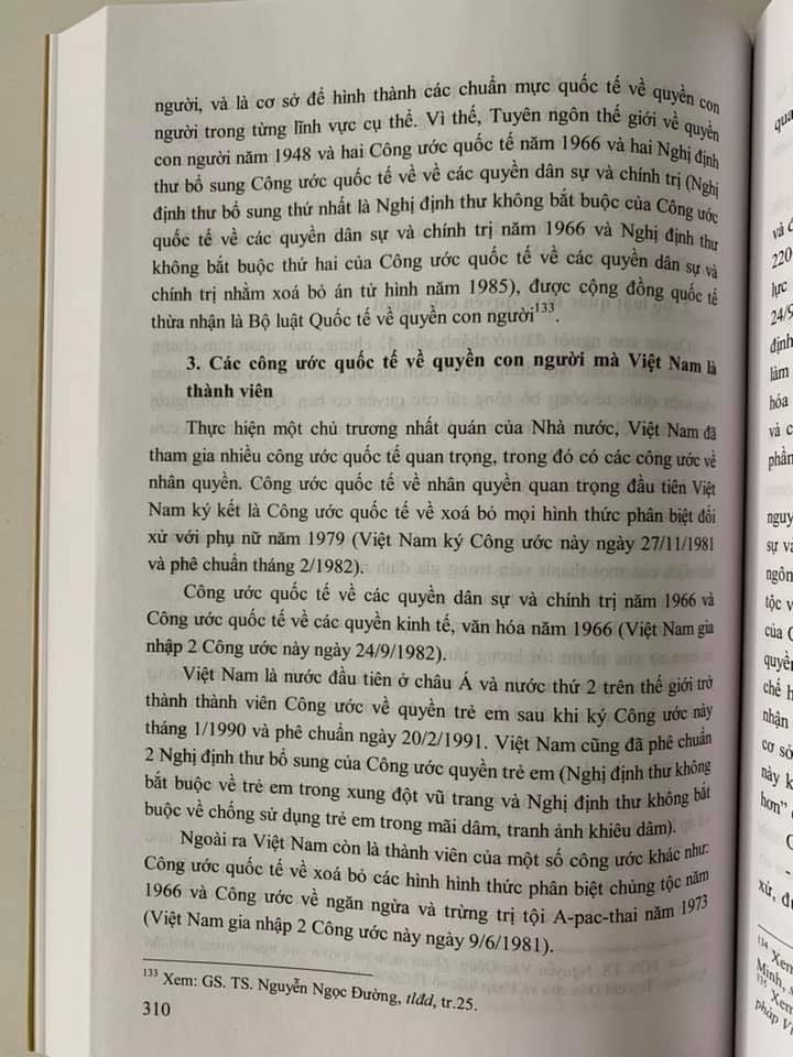 Combo: Pháp luật tố tụng hình sự với việc bảo vệ quyền con người và Tội phạm và cấu thành tội phạm