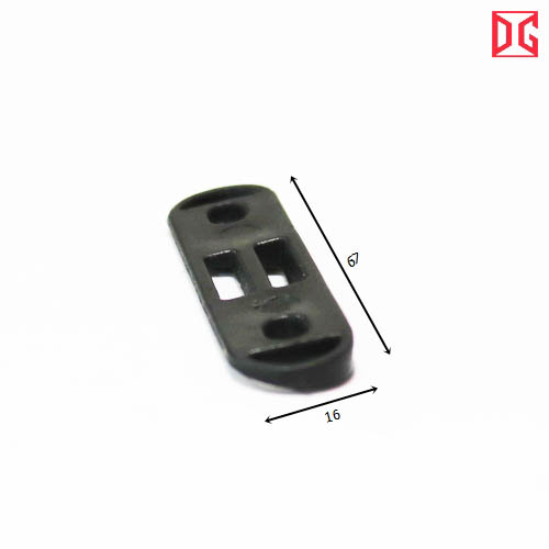 Đệm nhựa được DG Plastic nghiên cứu sản xuất ra đệm nhựa để chèn khung bao cửa với khóa cài.