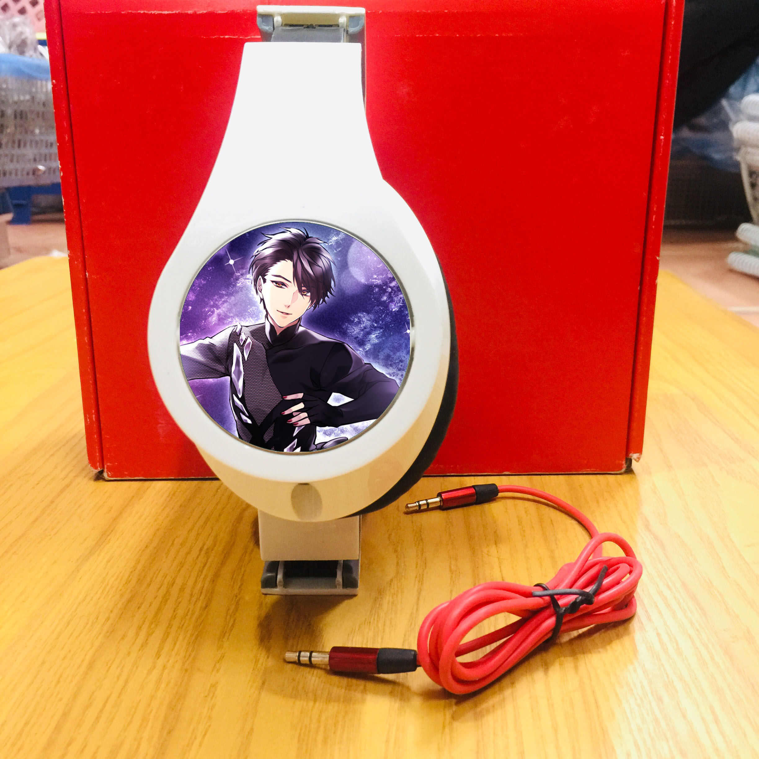 Tai nghe Yuri!!! On Ice headphone ốp tai nhiều mẫu