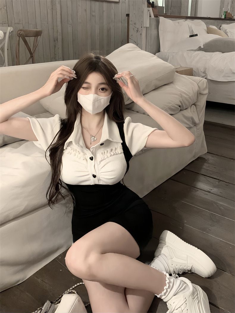 Váy ngắn dáng ôm liền áo