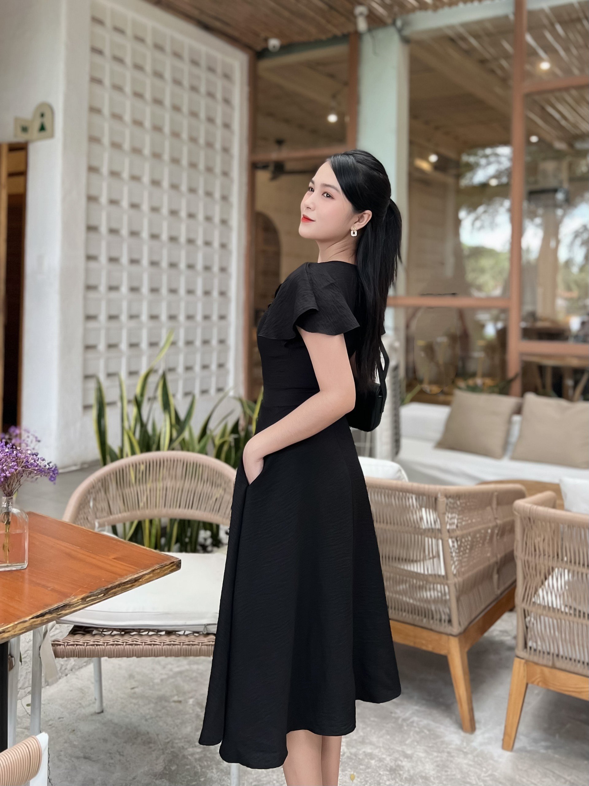 ĐẦM XÒE CỔ BÈO ĐÍNH HOA SANG CHẢNH