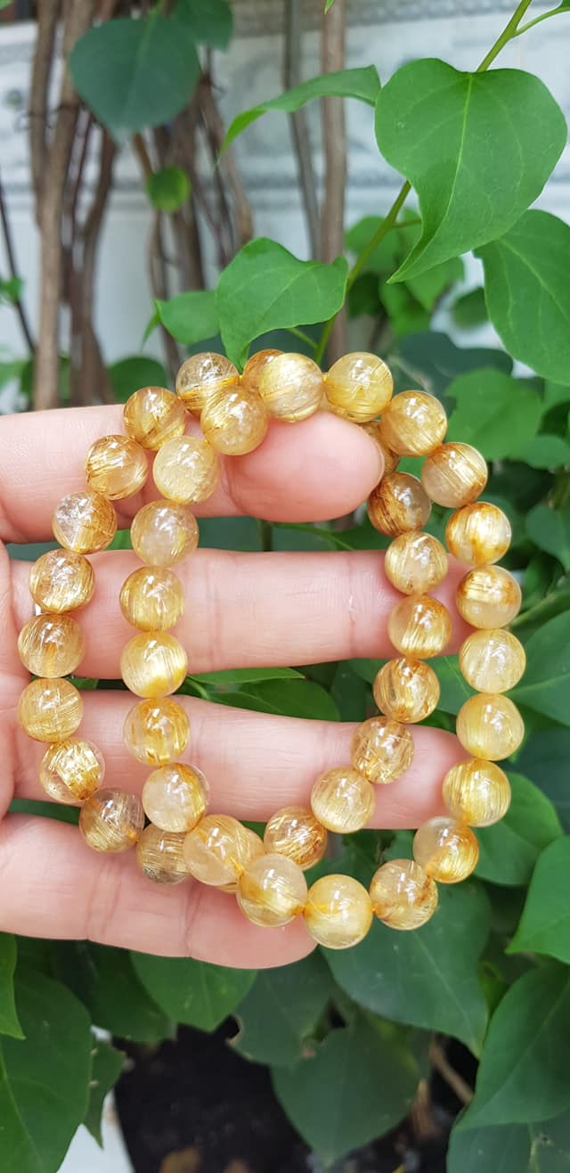 Vòng đeo tay phong thủy may mắn nữ đá thạch anh tóc vàng đồng trục tự nhiên Size vòng hạt 9mm ánh sáng rất đẹp Vòng chuẩn hợp nữ mệnh kim, mệnh thổ, mệnh Thủy ạ