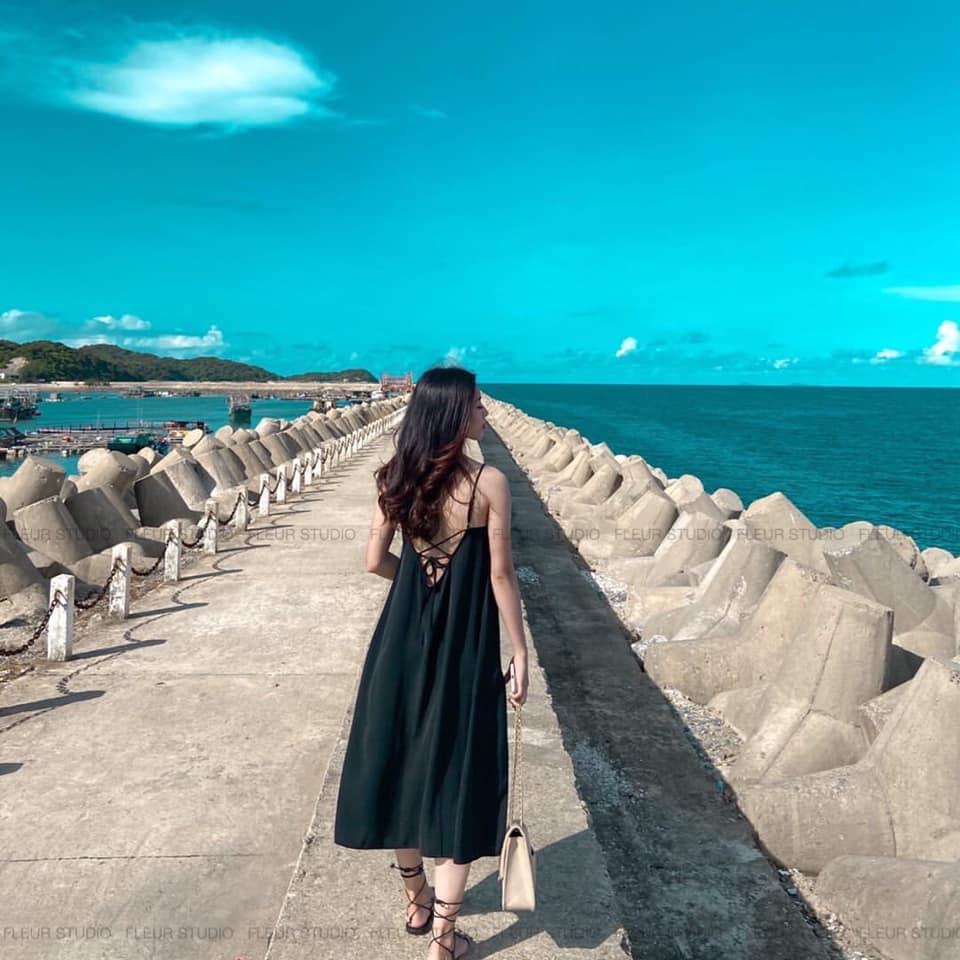 Đầm đen hở lưng đi biển, Váy 2 dây dáng suông Cao Cấp cột nơ sau vải cotton mát mẻ, quyến rũ gợi cảm - MiNhi Fashion