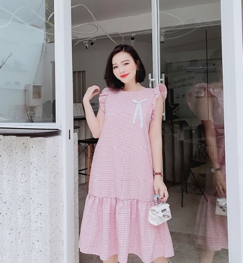 Đầm caro hồng tay nhún đính nơ đáng yêu - DS211