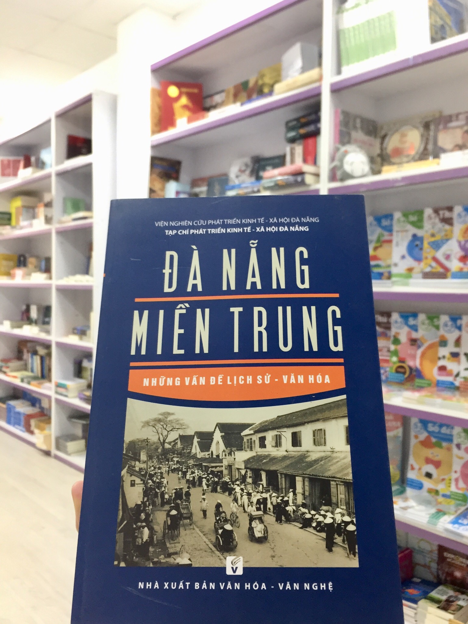 Đà Nẵng miền Trung - Những vẫn đề lịch sử - văn hóa