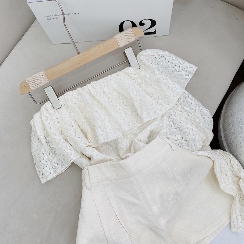 SET ÁO TRẮNG LỆCH VAI REN + SHORT