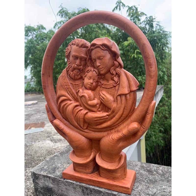 Tượng Vòng Tay công giáo