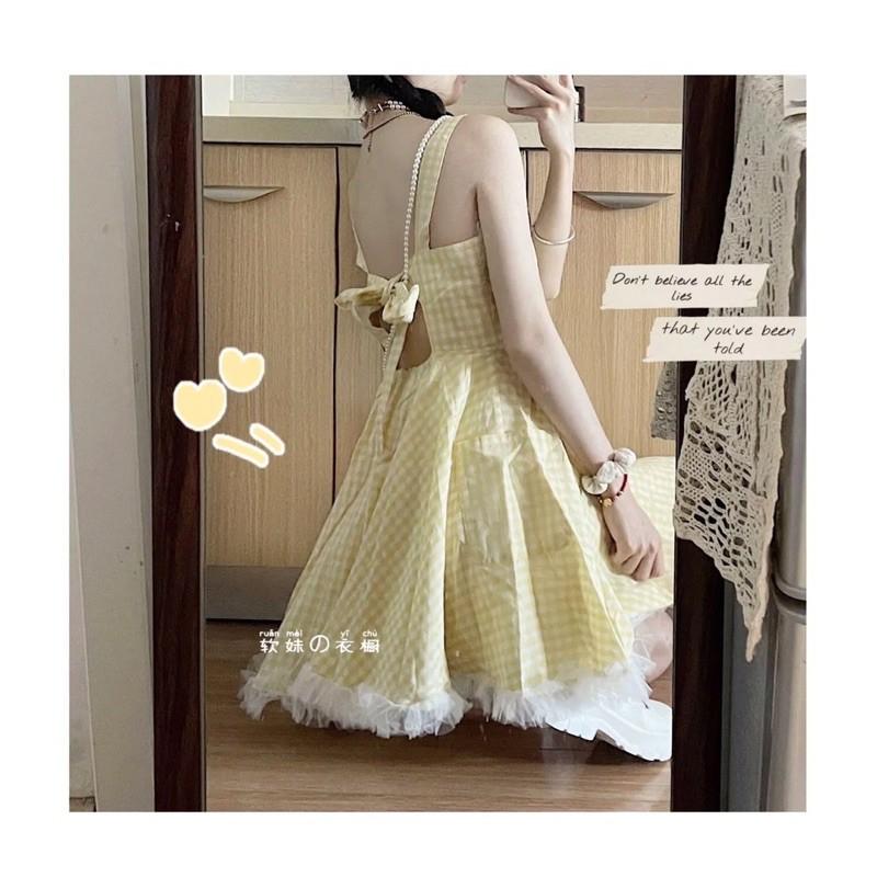 Váy hai dây caro vàng dễ thương
