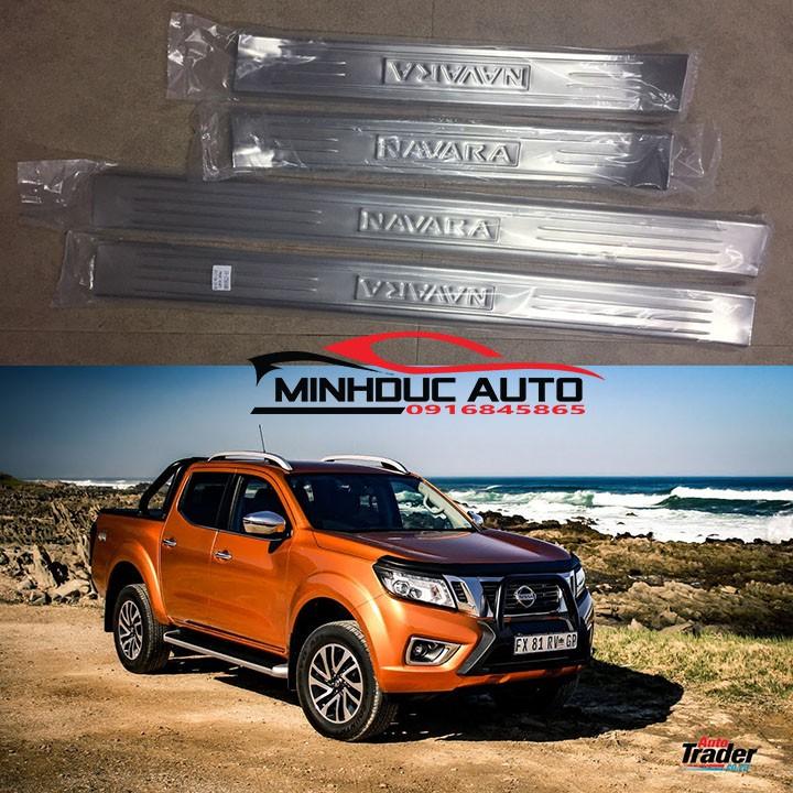 Ốp bậc cửa trong  Nissan Navara Inox