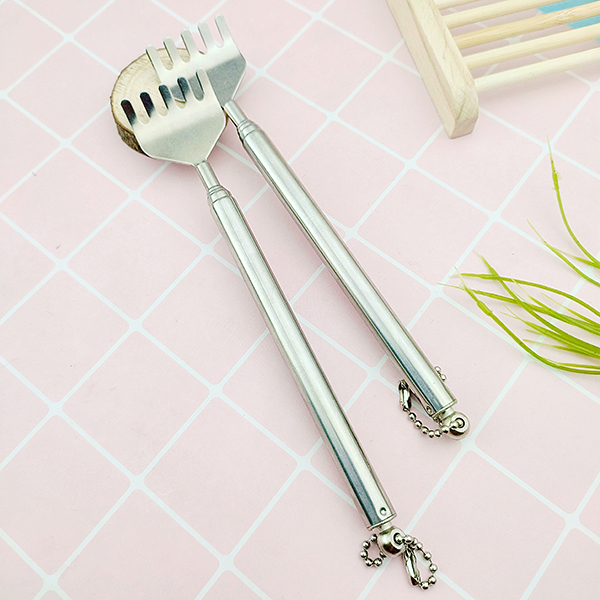 Gãi lưng bằng inox thông minh có thể kéo dài thu ngắn tiện lợi