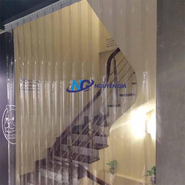 Nhựa PVC Trắng Dẻo Lắp Cửa Điều Hòa Cao 2m7 Độ Dày 2mm