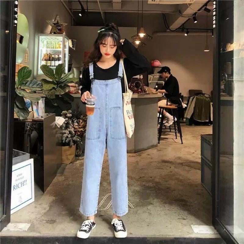 Quần yếm jean dài ống đứng trang trí túi xanh nhạt dễ thương cho các nàng