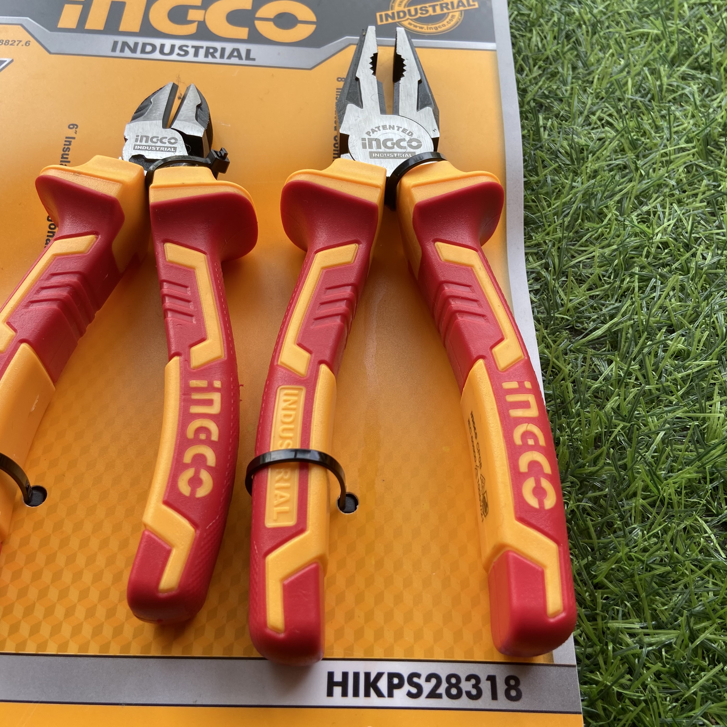 Bộ 3 kềm răng, cắt, mũi nhọn cách điện ingco HIKPS28318