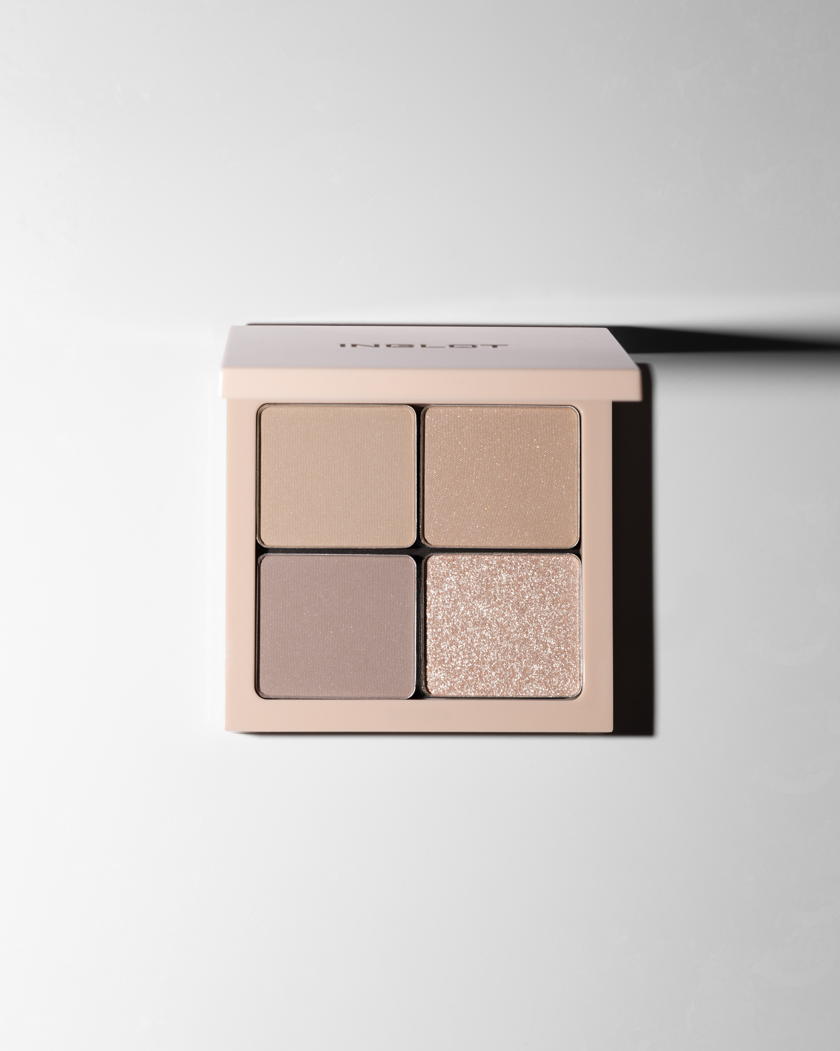 Hộp đựng lõi phấn có gương đế nam châm 4 ô Inglot Freedom System Flexi Palette