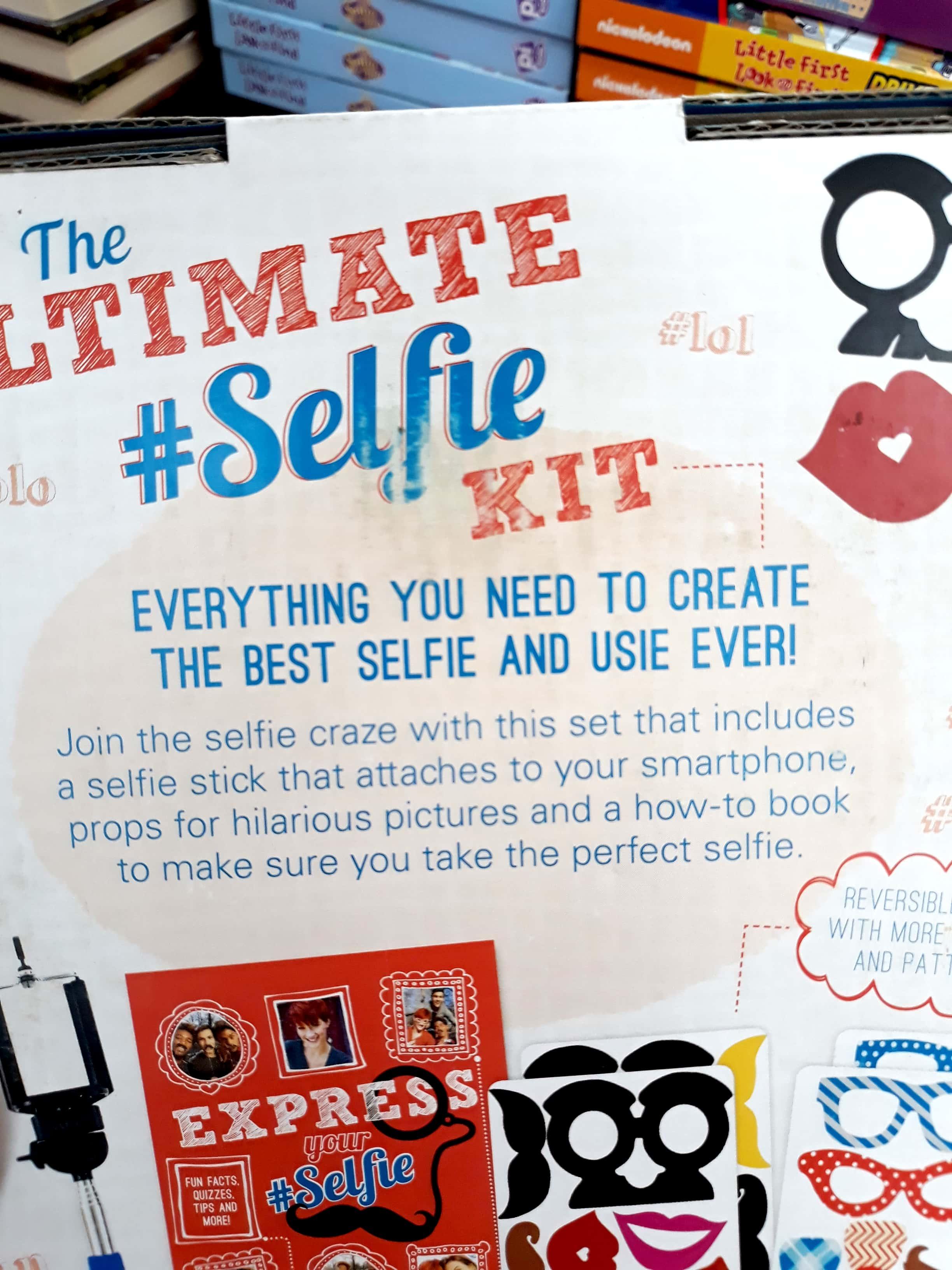 Sách ngoại văn: The Ultimate Selfie Kit