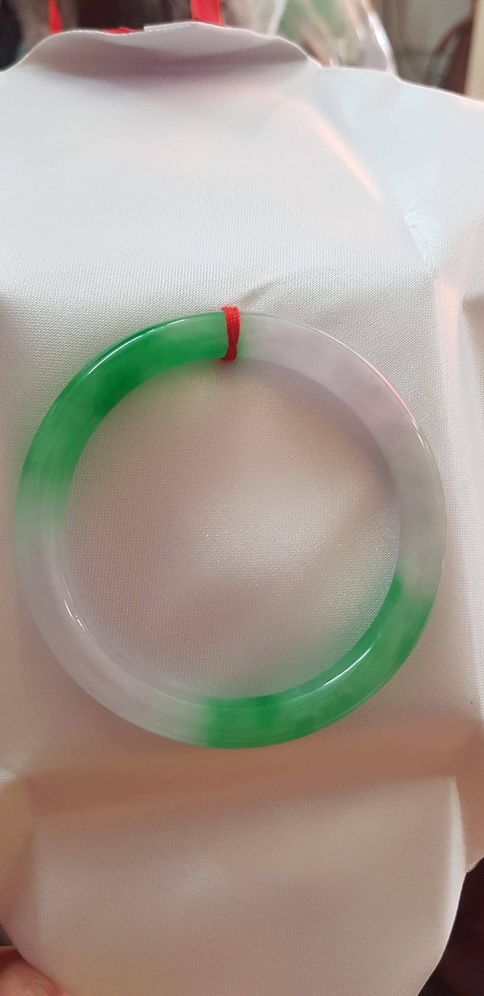 Vòng Cẩm Thạch mới TR Lý 54 mm x cọng 7,2mm Màu Xanh lý trắng đan xen đều vòng đẹp Nữ 52kg - 57kg đeo đẹp món quà tặng chính mình và người thân đeo đẹp ạ