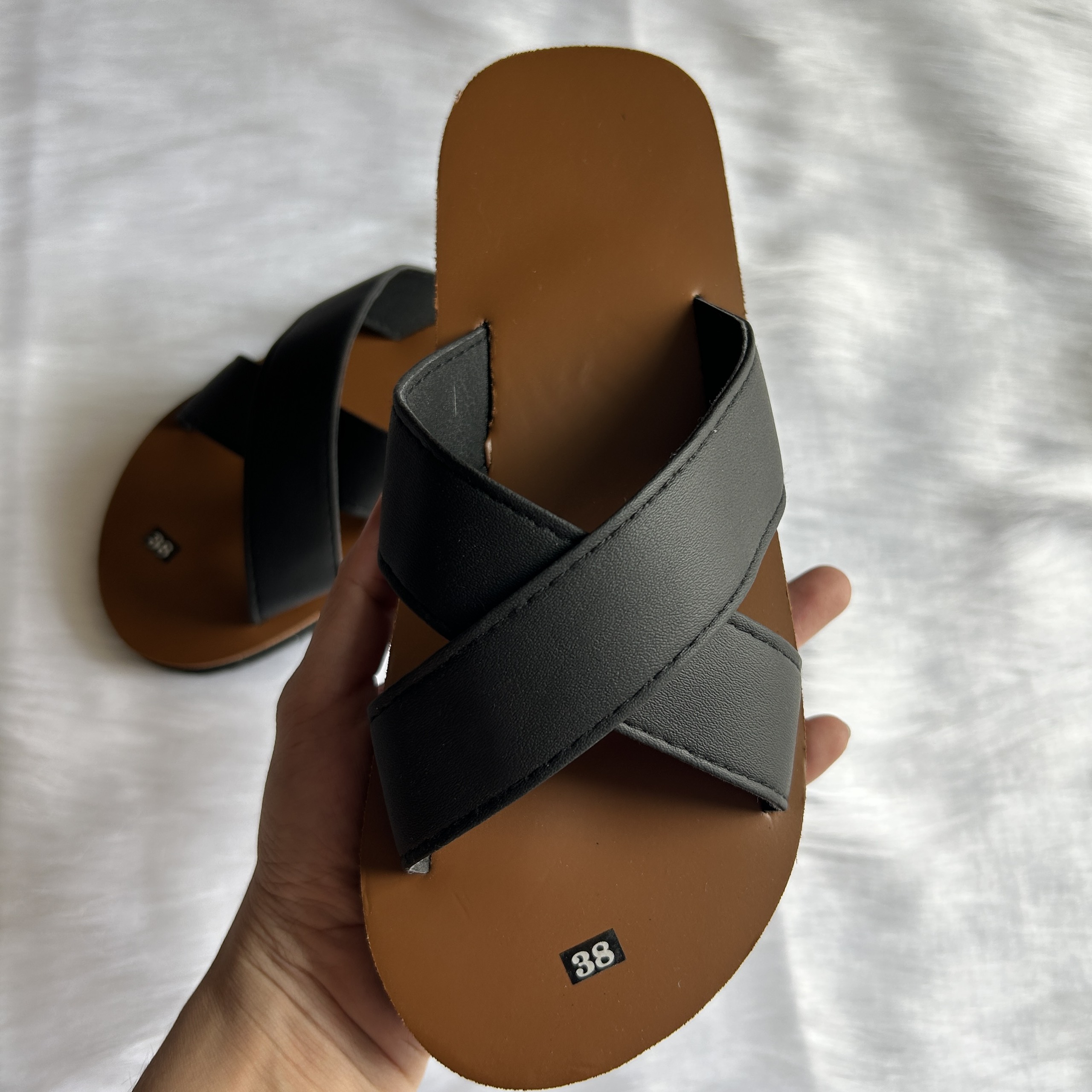 Dép sandal Nữ quai da mềm Đế bệt Cao Su ôm chân LYNA Sandal mã SD261