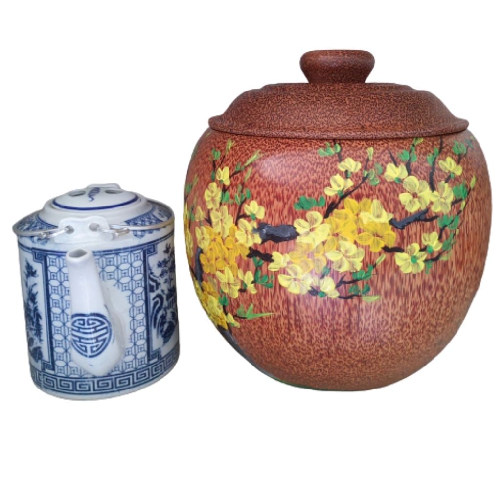 Bình Trà Gỗ Dừa Gọn Đẹp Hoa Văn Hoa Mai, Hoa Đào, Hoa Sen Và Bình Trà 700 - 950ml  - Sản Phẩm Được Sản Xuất Tại Bến Tre