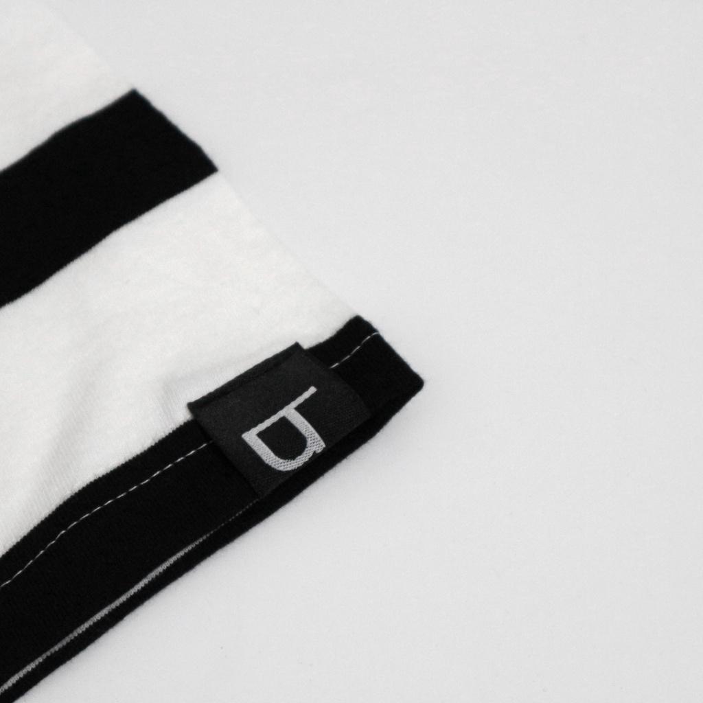 Áo Thun Sọc Trắng Đen Và Xanh Đen Unisex Đơn Giản Form Rộng