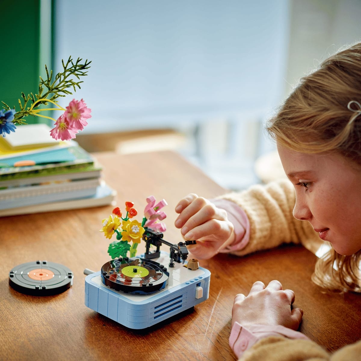 LEGO CREATOR 31172 Đồ Chơi Lắp Ráp Máy Nghe Nhạc Đĩa Than Và Hoa (366 chi tiết)