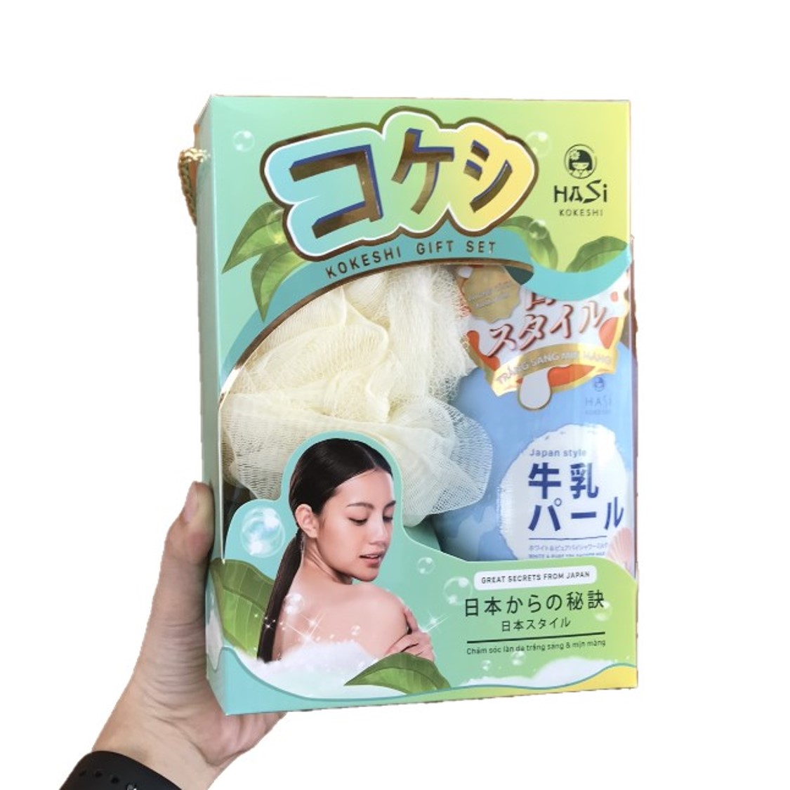 COMBO GIFT SET Sữa tắm Hasi Kokeshi dưỡng trắng da chiết xuất Sữa Bò-Ngọc Trai 600ml & Bông tắm