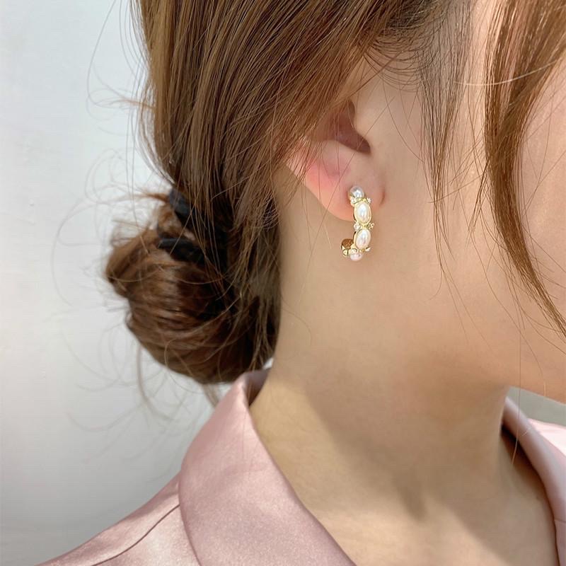 Khuyên tai hình chữ c đính ngọc phong cách hàn quốc