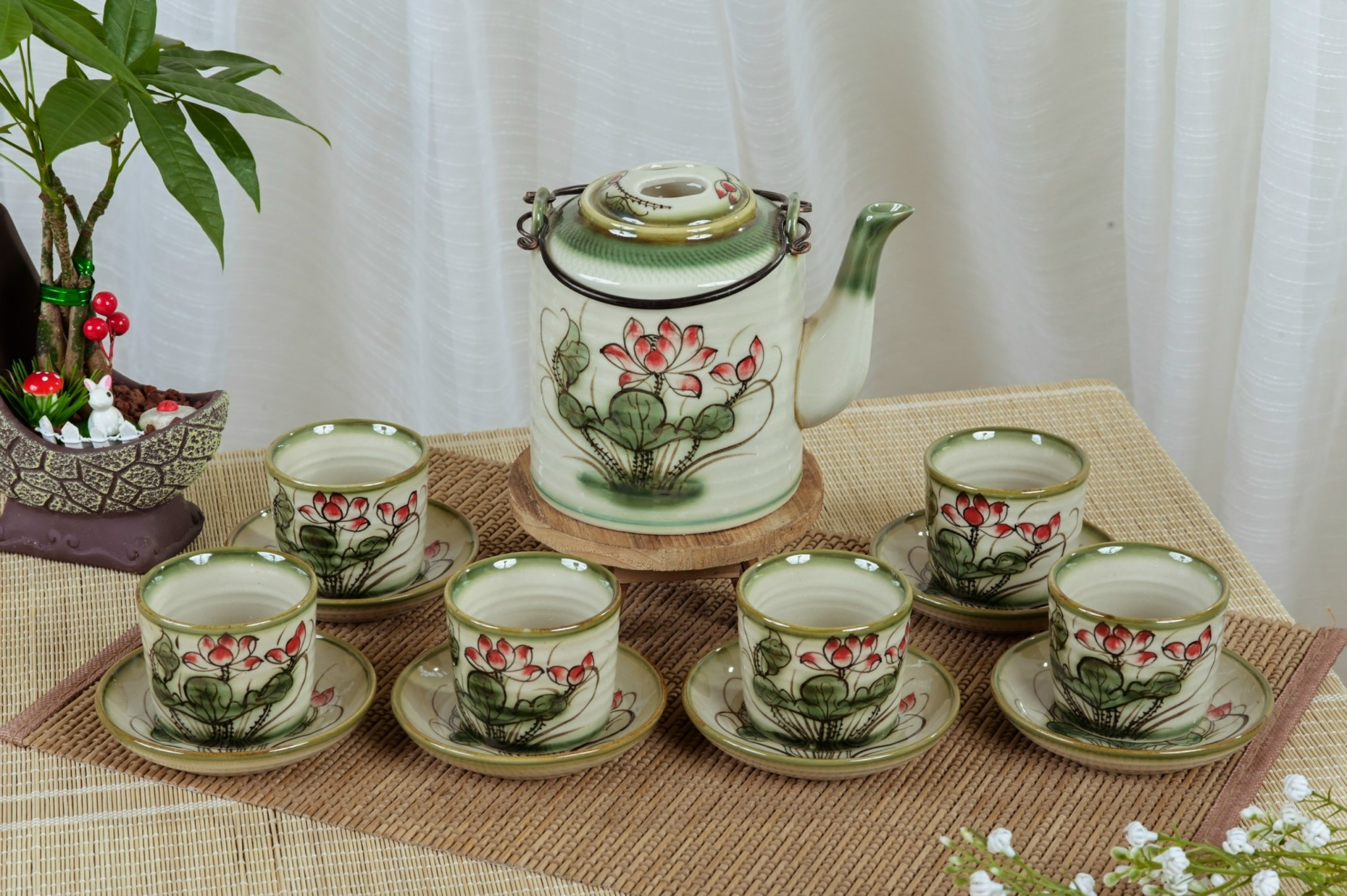 Bộ ấm tích vẽ sen gốm sứ Gia Hưng Bát Tràng