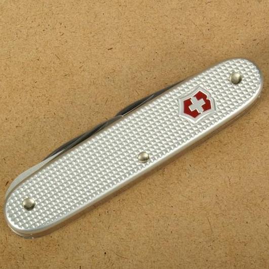 Dao đa năng VICTORINOX Pioneer 0.8150.26 – Hãng phân phối chính thức