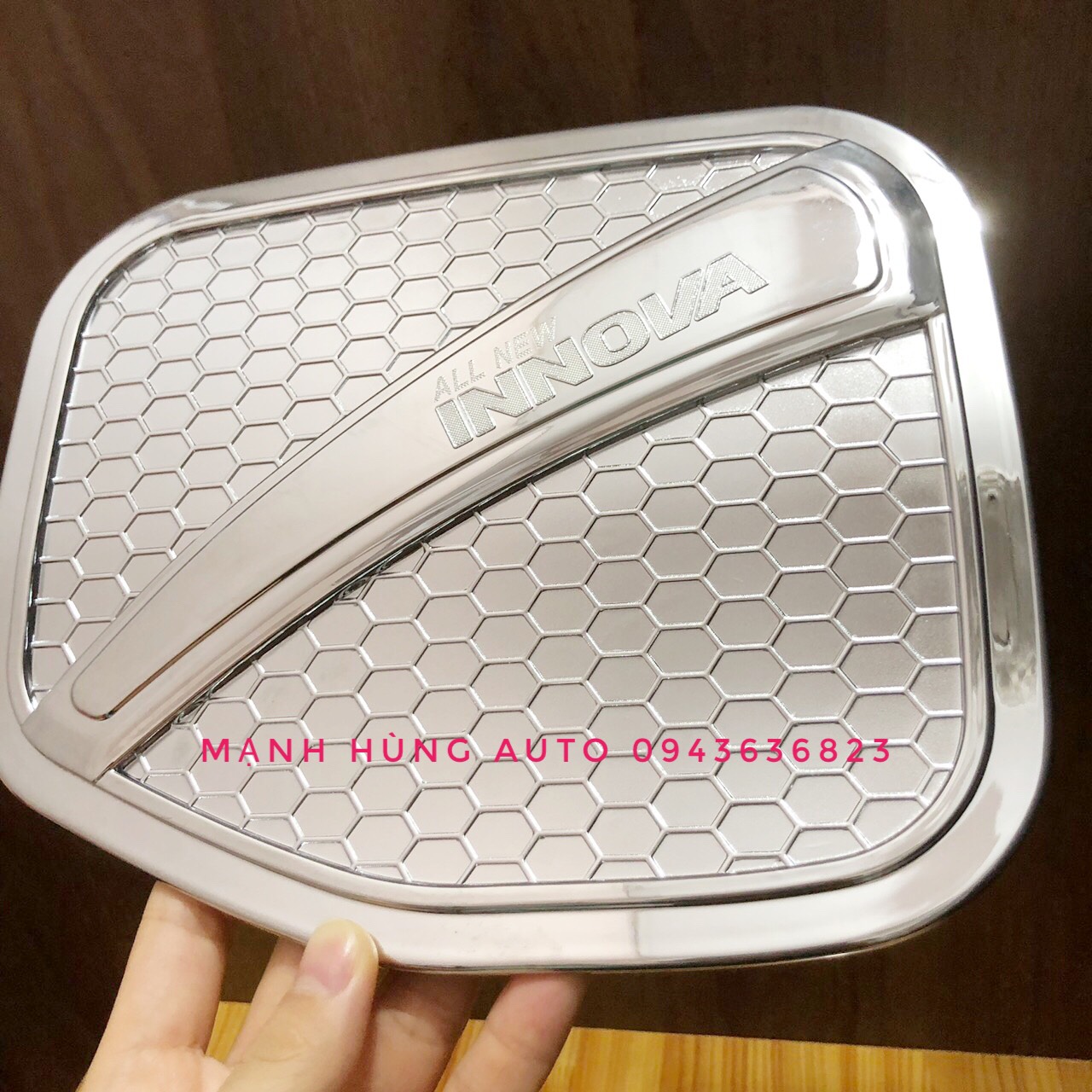 Ốp Nắp Bình Xăng INNOVA 2020-2021 Mạ Crom