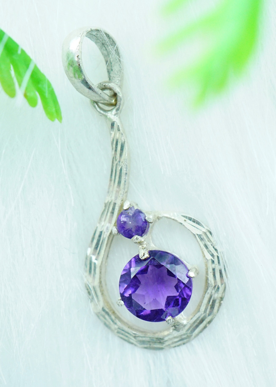 Mặt dây chuyền thạch anh tím Amethyst tự nhiên kiểu xoắn