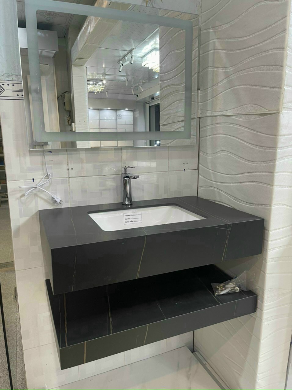 Bộ tủ bàn lavabo bằng đá chống trầy xước, màu đen, trắng, xám sang trọng, dài 80x50 kèm gương led