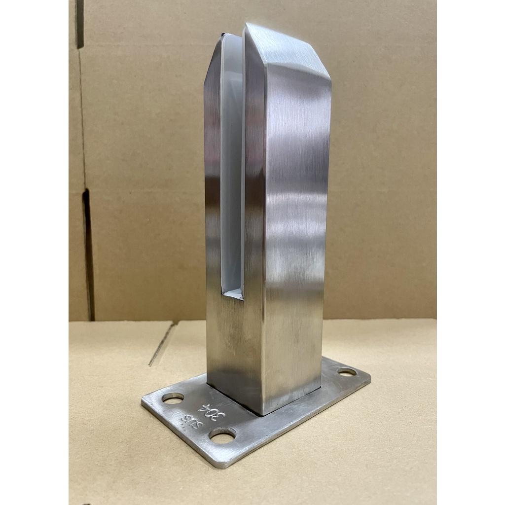 Trụ cầu thang lan can kính không khoan lỗ INOX 304