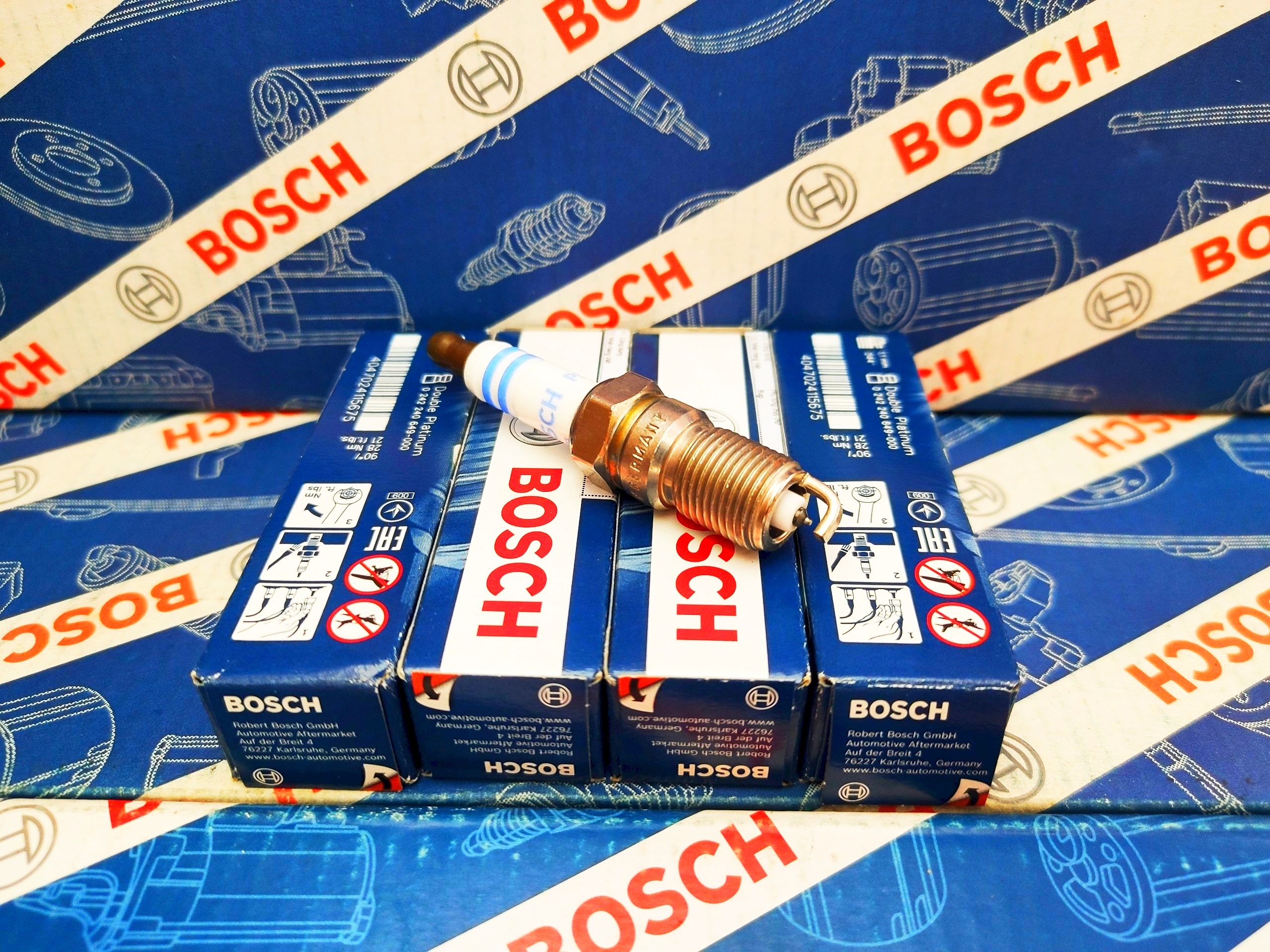Bộ 04 Bugi Bosch Chân Côn Ngắn Ford Mondeo Focus Escape 3.0/2.3 Mazda 6