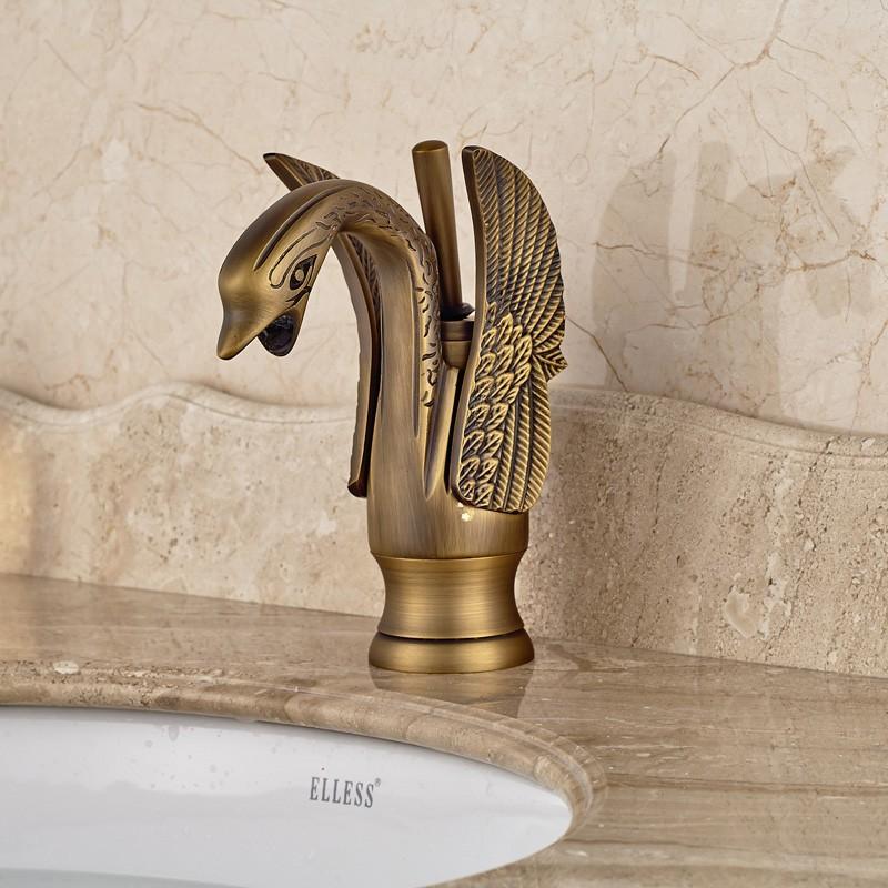 Vòi lavabo cổ điển