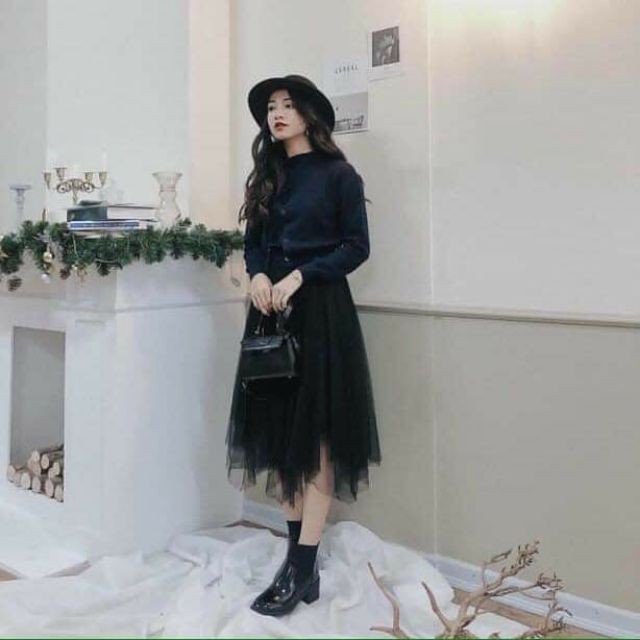 Chân váy tua nhọn cá tính