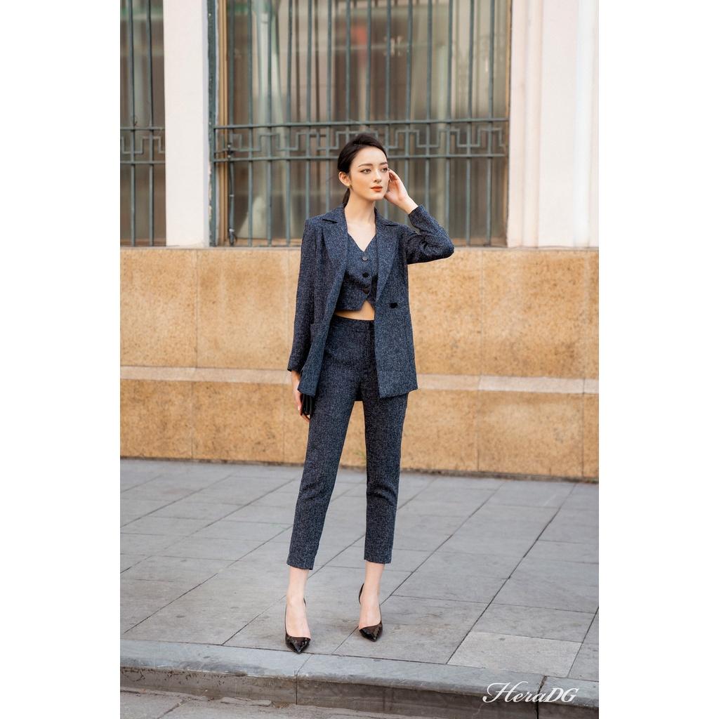 Áo Blazer nữ cổ ve hai cúc kèm áo croptop dáng ngắn mặc trong HeraDG WTBA035A