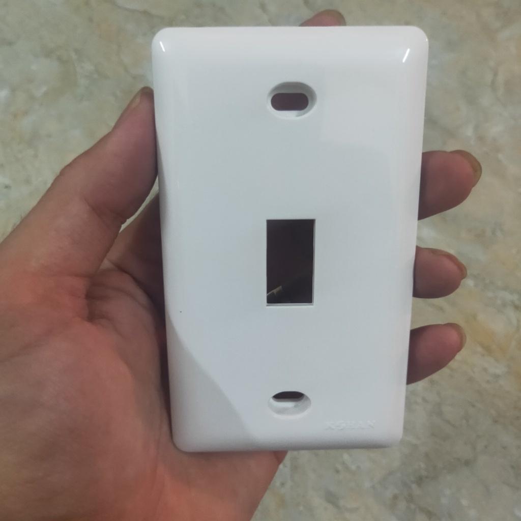 Mặt ổ điện Chôn Tường Attomat