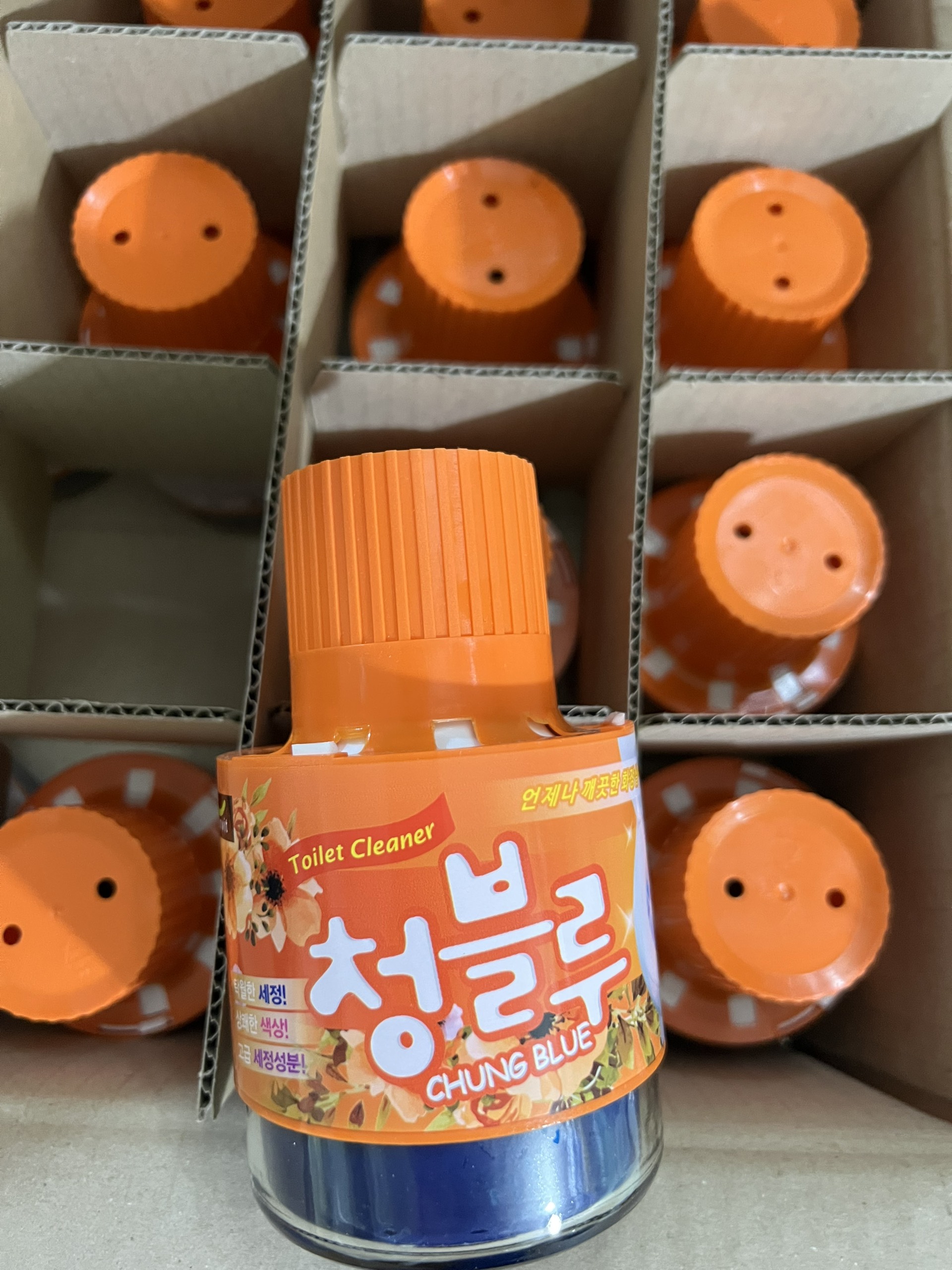 Chai thả bồn cầu khử mùi diệt khuẩn Hàn Quốc