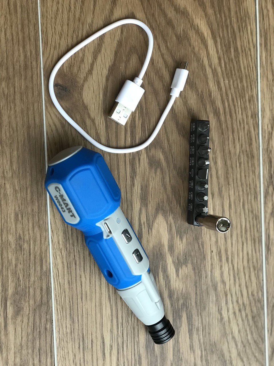 Máy vặn vít sửa máy tính, bo mạch điện tử sử dụng pin sạc chinh hãng Cmart W0043