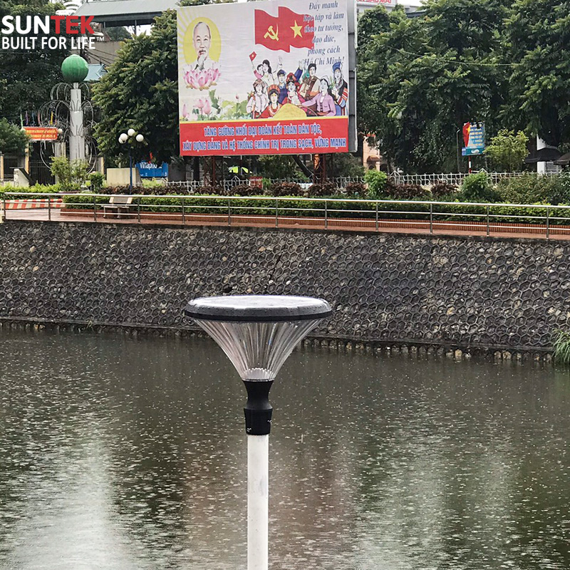 Đèn Công Viên Sân Vườn Năng Lượng Mặt Trời SUNTEK CV02 100W - Chiếu sáng 24 giờ | Chống Nước/Bụi/Sét | Tự động Bật/Tắt | Điều khiển Từ xa | Tuổi thọ đèn LED 50.000 giờ - Hàng Chính Hãng