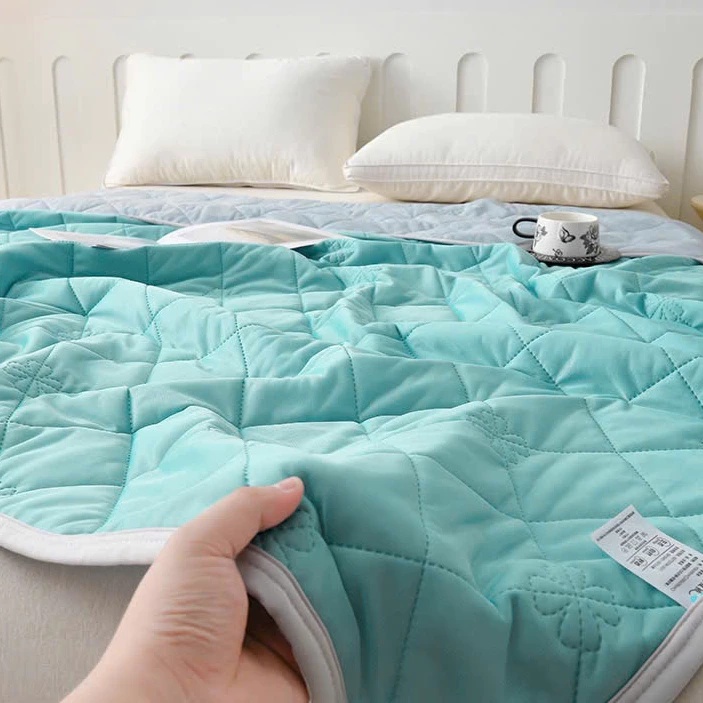 Chăn Hè Vải Lụa Mát Chăn Điều Hòa Mùa Hè Băng Lạnh Cho Một Người Hoặc Đôi Dùng Cho Gia Đình Giặt Máy Chăn Mỏng Mát