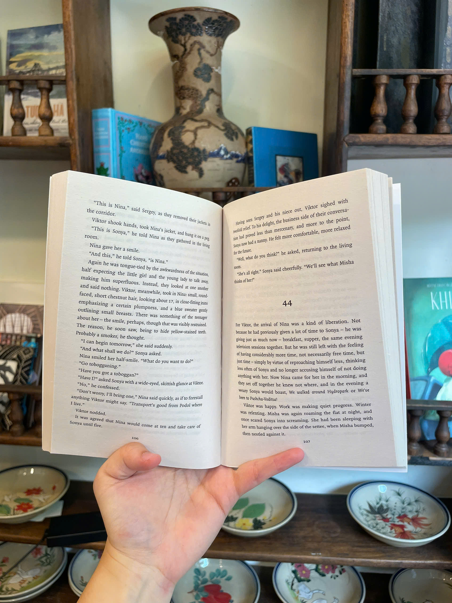 Sách - Death and the Penguin by Andrey Kurkov/ Tiểu thuyết tiếng Anh/ Fiction/ English