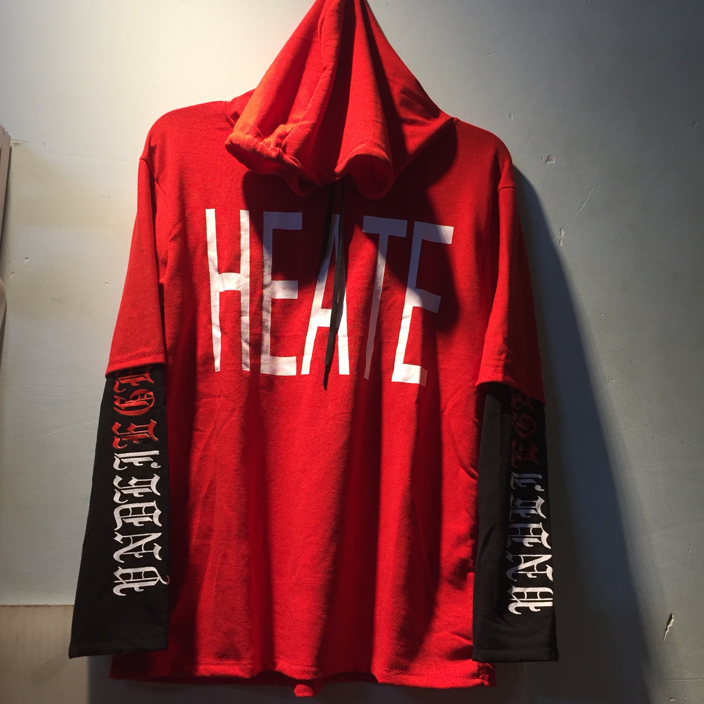Áo hoodie unisex nam/nữ phối tay áo chất thun da cá in chữ HEATE. Có ảnh thật treo tường.