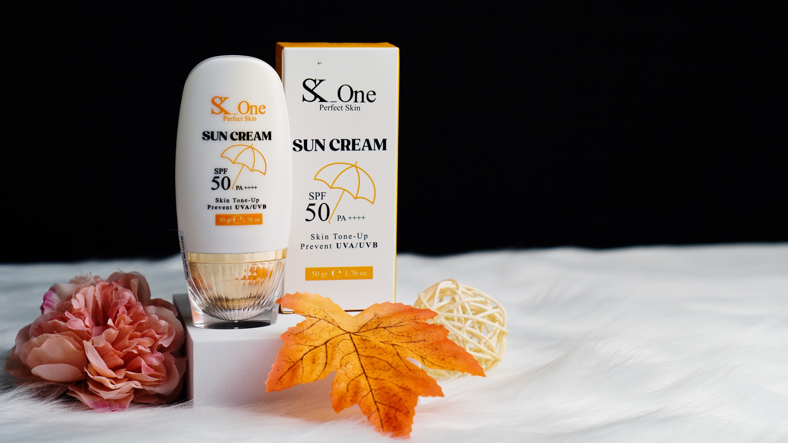 Kem chống nắng Makeup SK-ONE + tặng Toner - 50g SPF 50 Dưỡng Ẩm Da