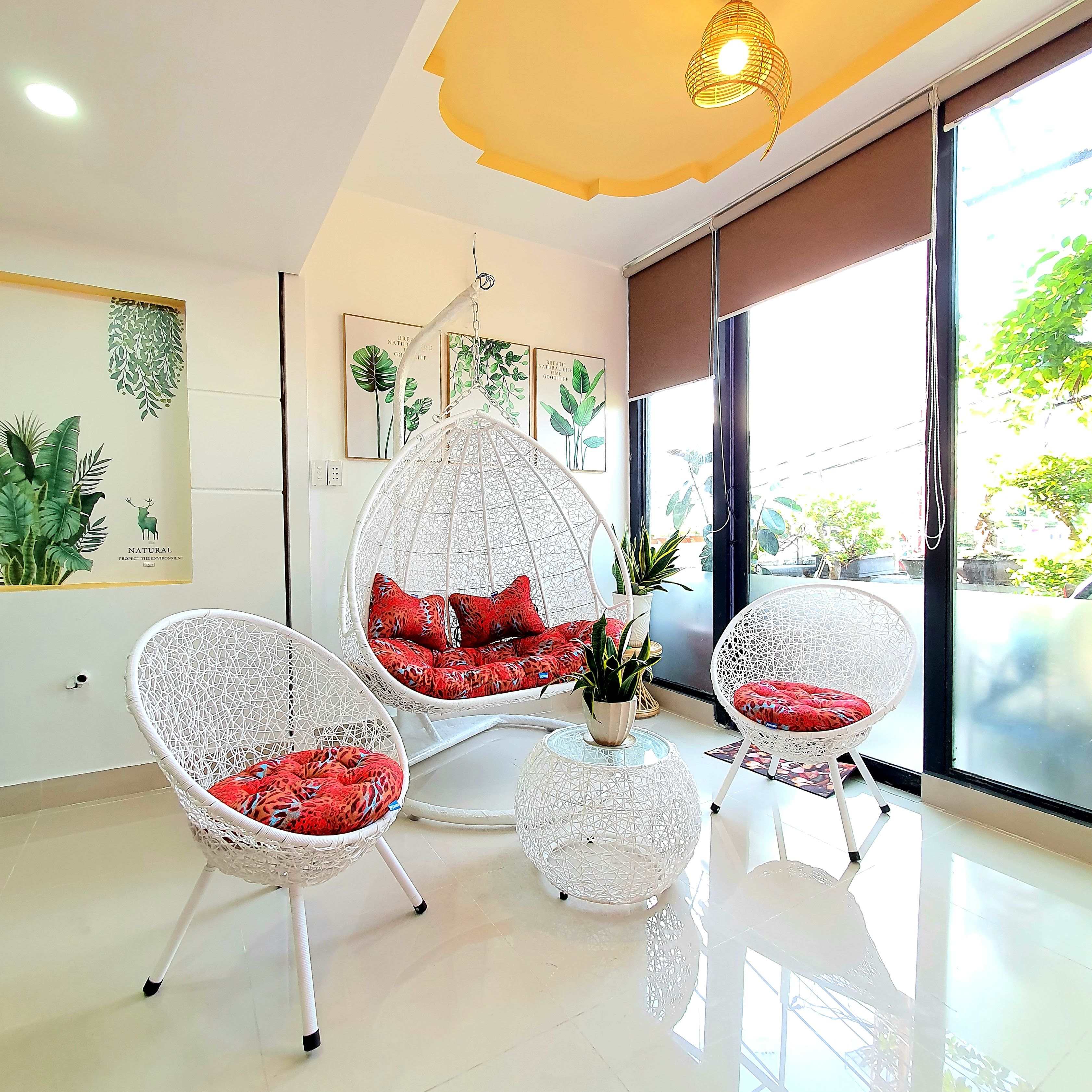 Bộ bàn ghế sân vườn kèm xích đu đôi