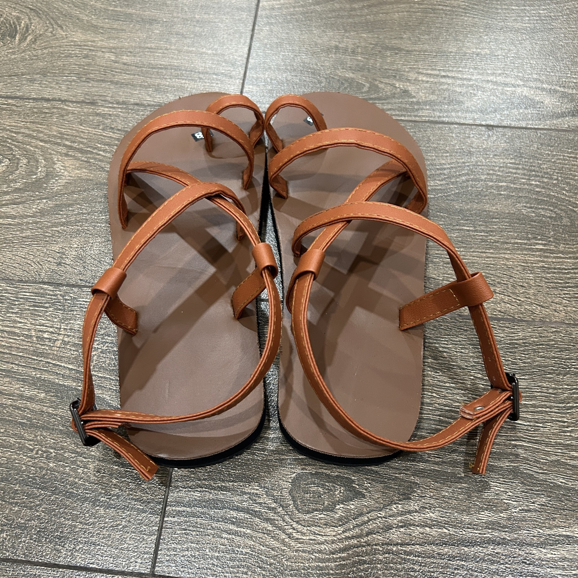 Giày sandal xỏ ngón quai chéo SD03 đi học, đi chơi, Da Pu LYNA Sandal