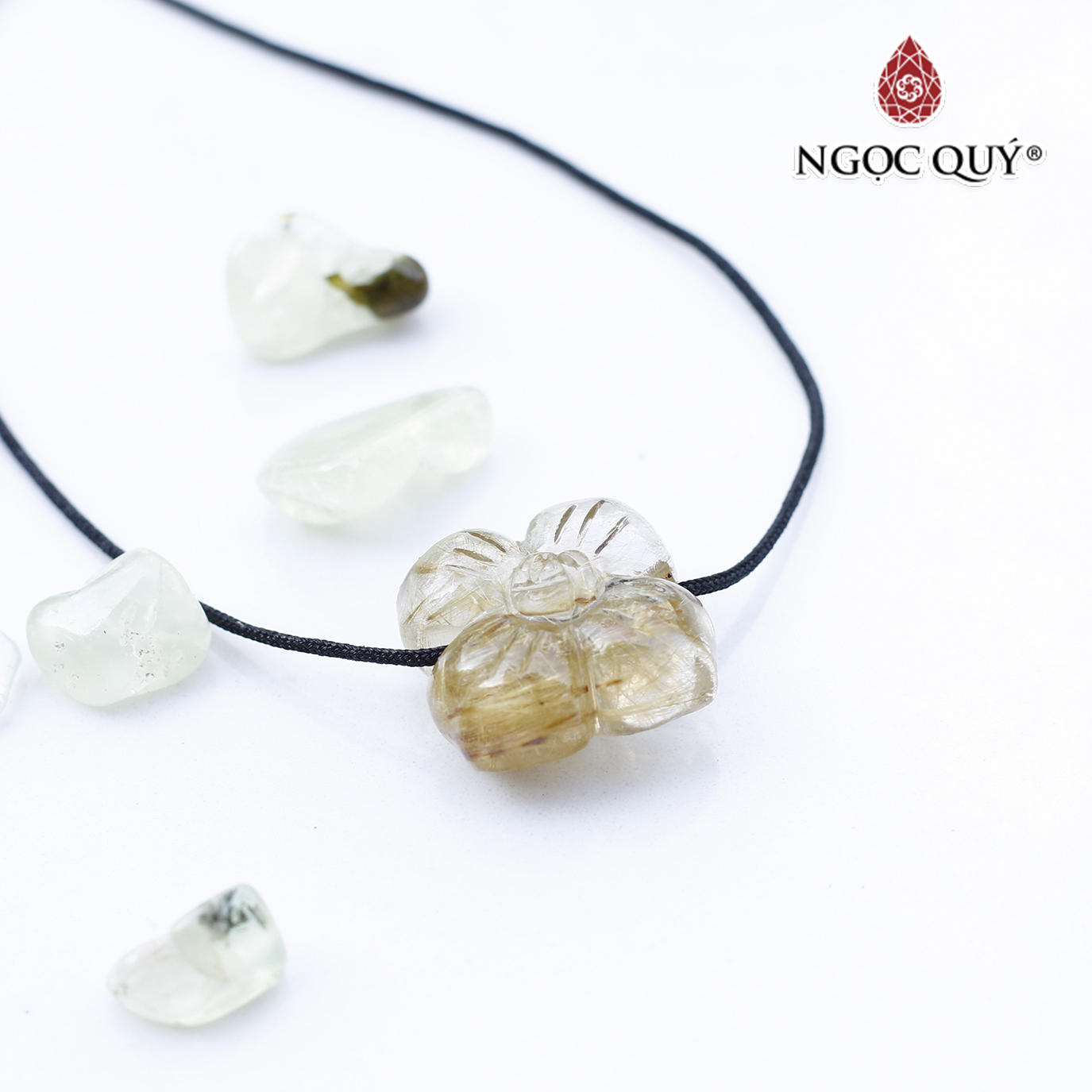 Mặt dây chuyền hoa mai thạch anh tóc vàng 19x19x9mm mệnh thủy, kim - Ngọc Quý Gemstones