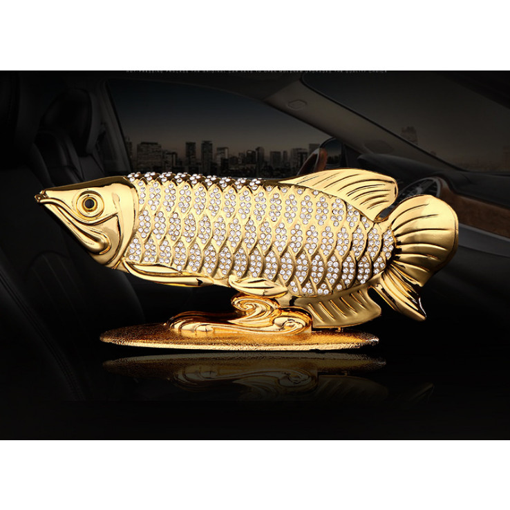 Cá rồng mạ mầu vàng dùng trang trí phòng khách, trang trí trên xe hơi, tạo may mắn, và sang trọng